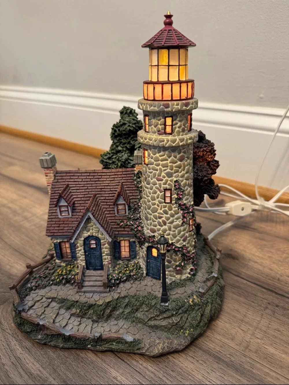 Thomas kinkade guiding point lighthouse - Hawthorne village